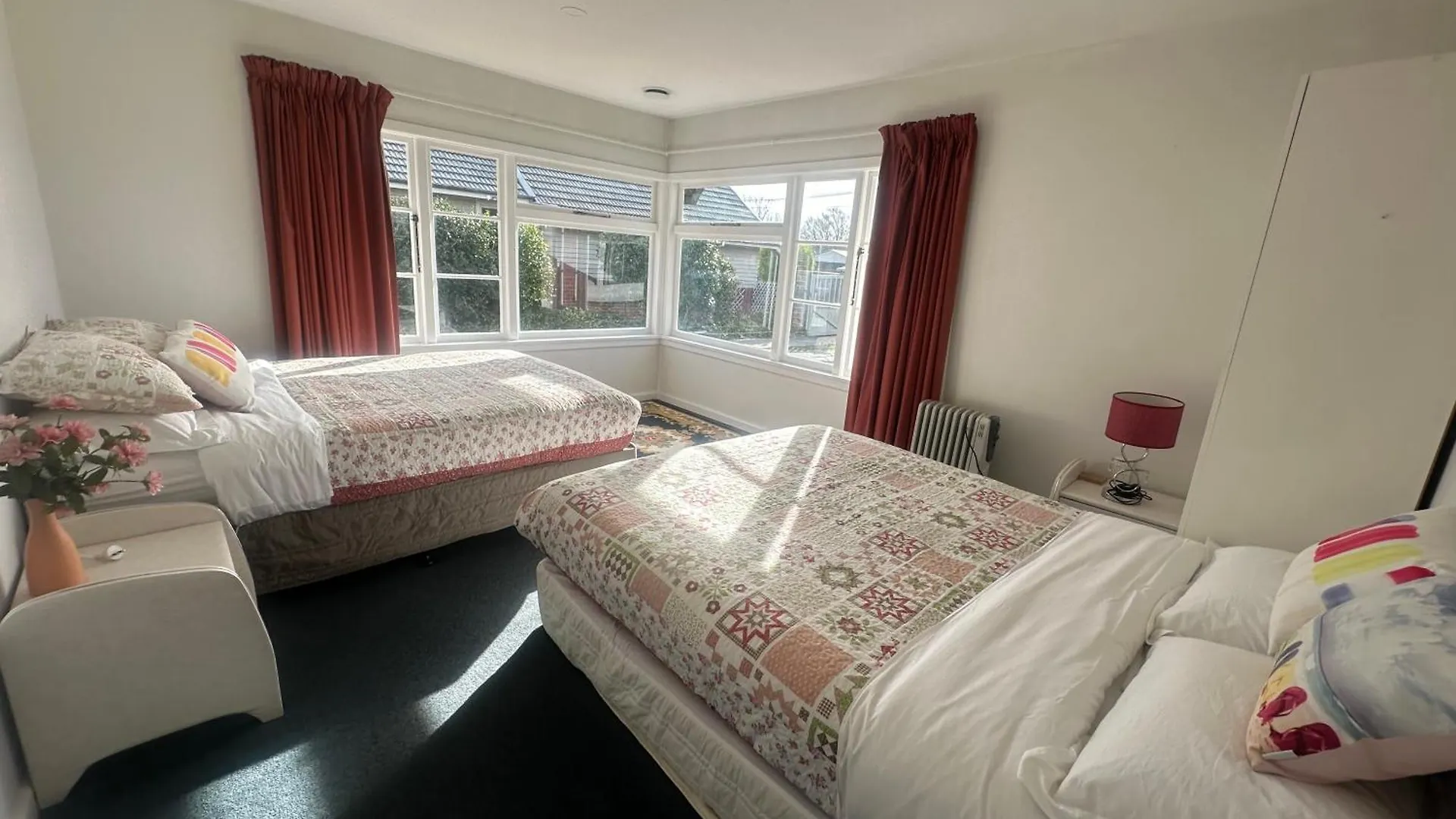 Sunny House With 5 Bedrooms Christchurch 0*,
