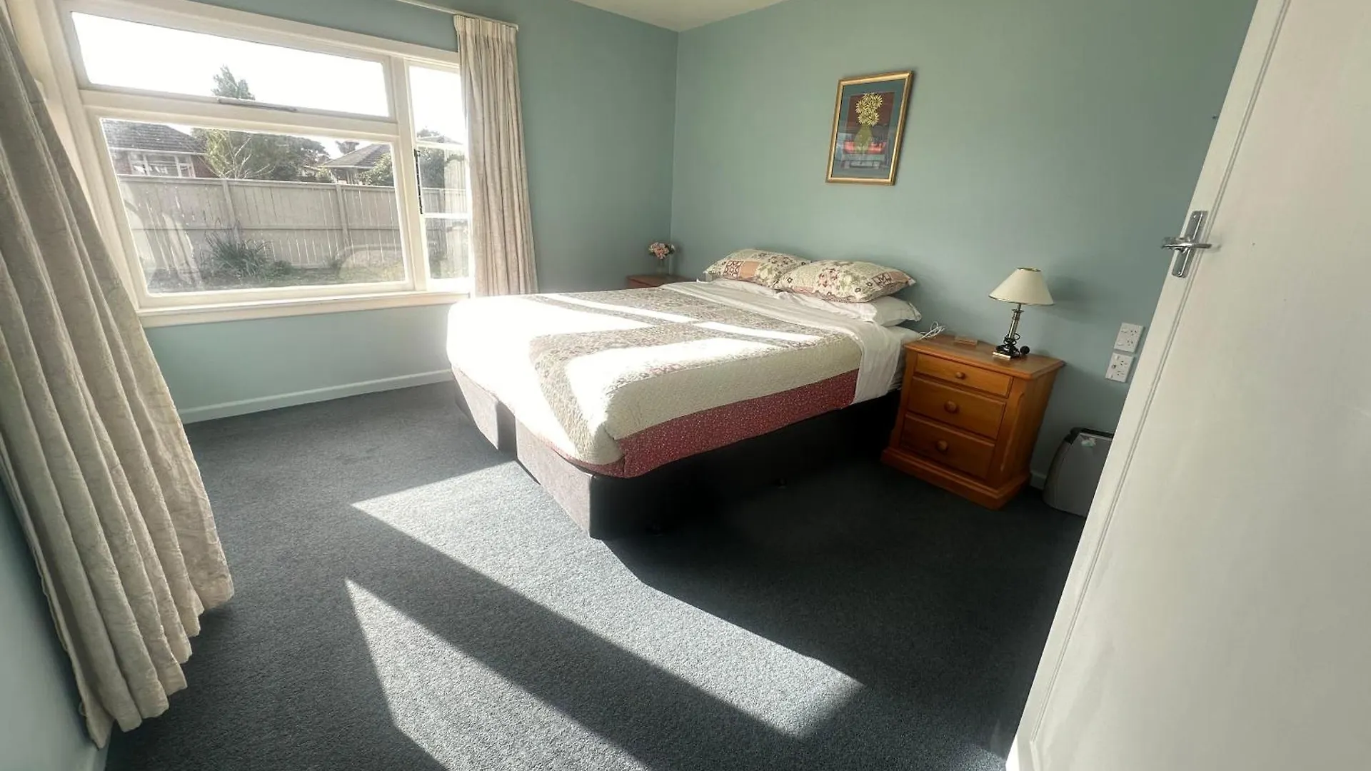 Holiday home Sunny House With 5 Bedrooms Christchurch